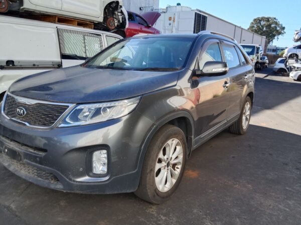 P4929 - Kia Sorento 2014 Grey Wrecking - Image 16