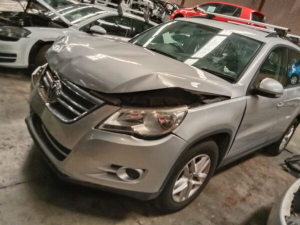 P4936 - Volkswagen Tiguan 2010 Silver Wrecking