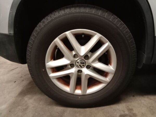 P4936 - Volkswagen Tiguan 2010 Silver Wrecking - Image 9