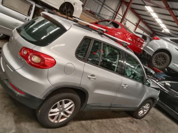 P4936 - Volkswagen Tiguan 2010 Silver Wrecking - Image 10