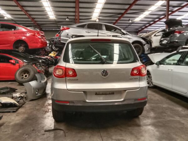 P4936 - Volkswagen Tiguan 2010 Silver Wrecking - Image 11