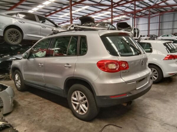 P4936 - Volkswagen Tiguan 2010 Silver Wrecking - Image 12