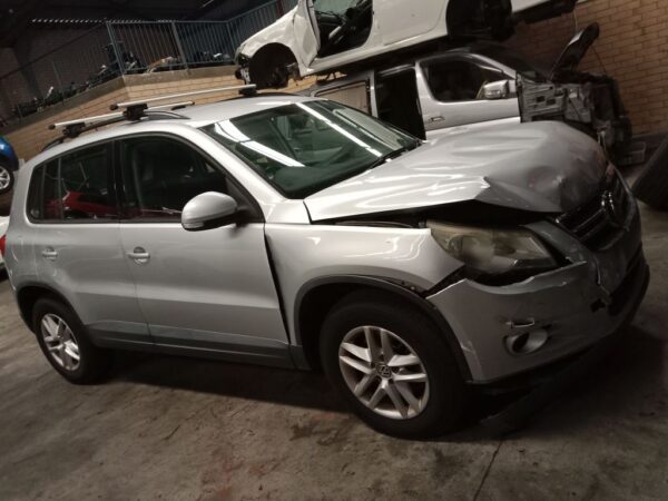 P4936 - Volkswagen Tiguan 2010 Silver Wrecking - Image 16