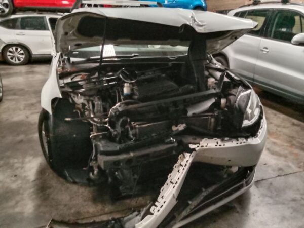 P4937 - Volkswagen golf 2014 White Wrecking
