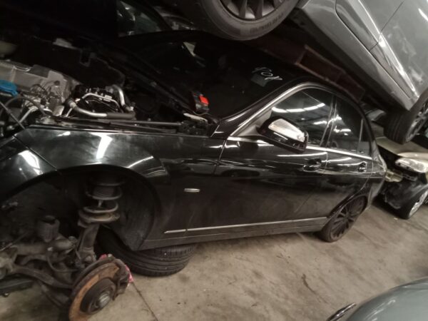 P4938 - Mercedes-Benz C200 C-Class 2008 Black Wrecking - Image 2