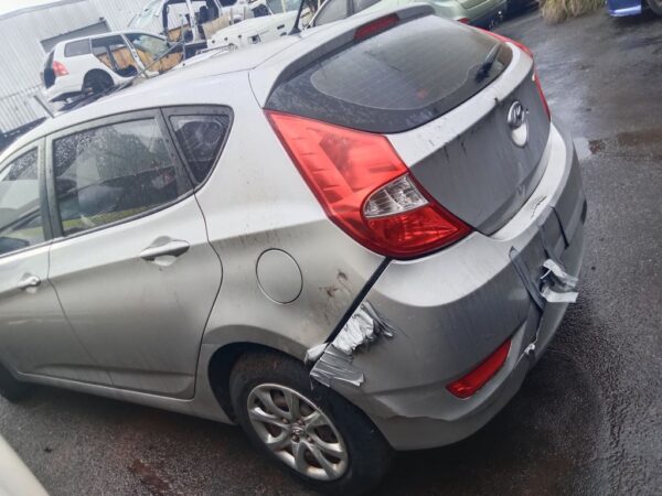 P4940 - Hyundai accent 2012 Silver Wrecking - Image 7