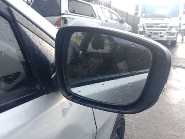 P4940 - Hyundai accent 2012 Silver Wrecking - Image 10