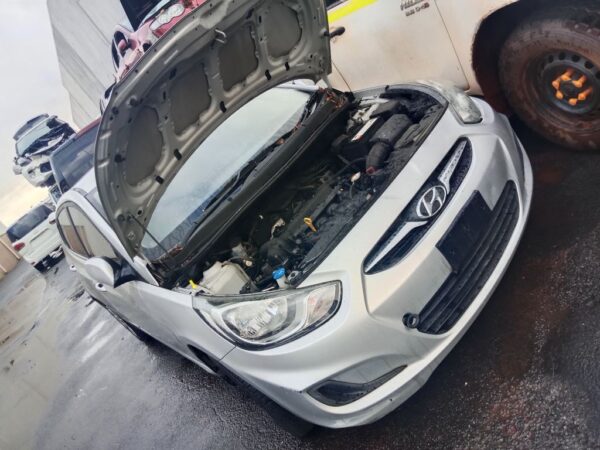 P4940 - Hyundai accent 2012 Silver Wrecking - Image 14