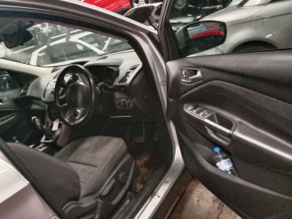 P4942 - Ford Kuga 2014 Silver Wrecking - Image 2