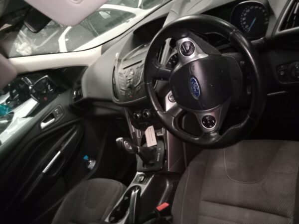 P4942 - Ford Kuga 2014 Silver Wrecking - Image 3
