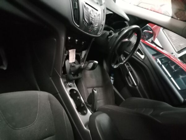 P4942 - Ford Kuga 2014 Silver Wrecking - Image 4