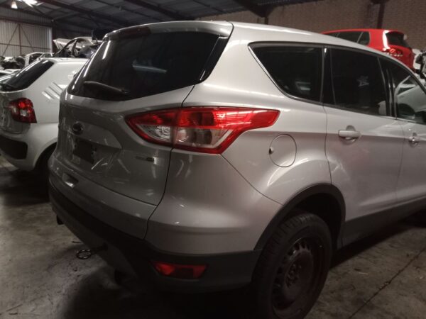 P4942 - Ford Kuga 2014 Silver Wrecking - Image 9