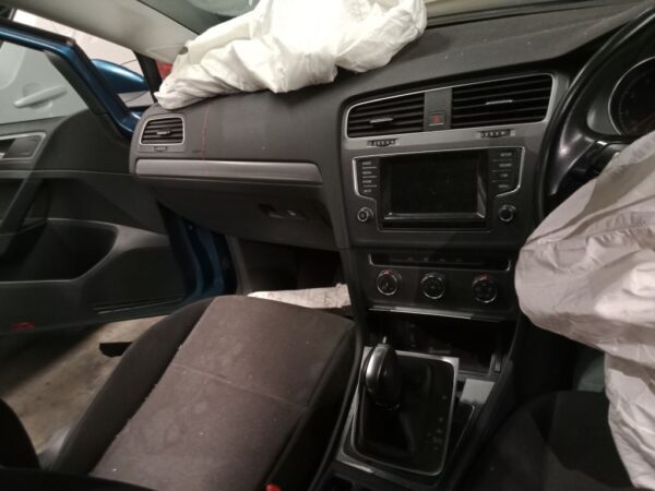 P4944 - Volkswagen golf 2015 Blue Wrecking - Image 3