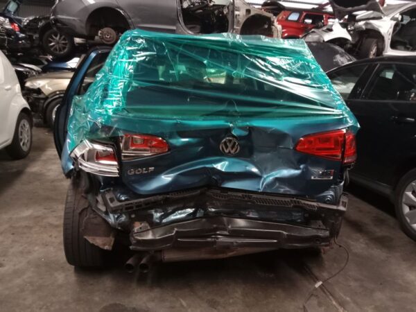 P4944 - Volkswagen golf 2015 Blue Wrecking - Image 10