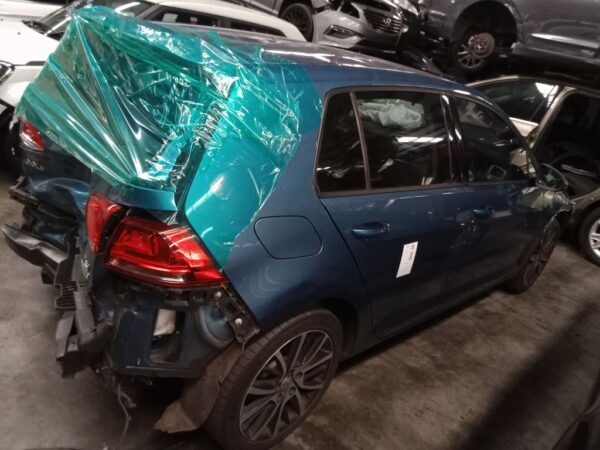 P4944 - Volkswagen golf 2015 Blue Wrecking - Image 11