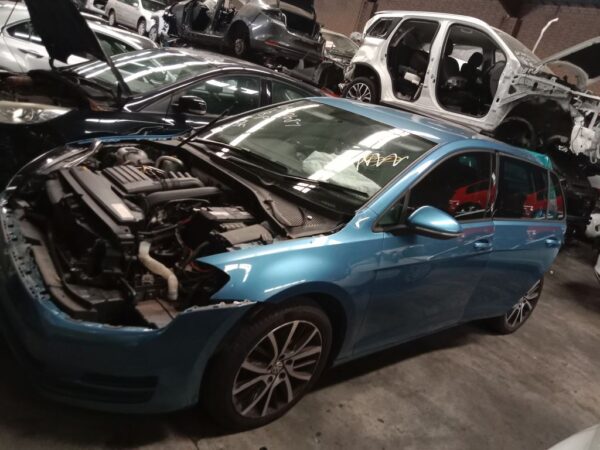 P4944 - Volkswagen golf 2015 Blue Wrecking - Image 16