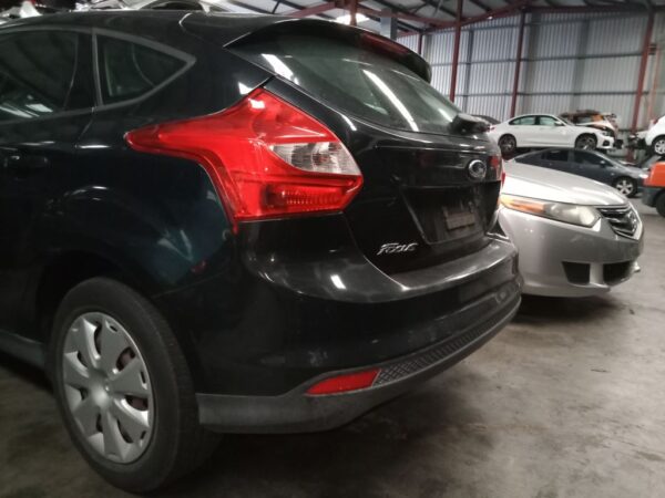 P4945 - Ford Focus 2012 Black Wrecking - Image 6