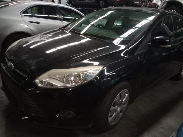 P4945 - Ford Focus 2012 Black Wrecking - Image 14
