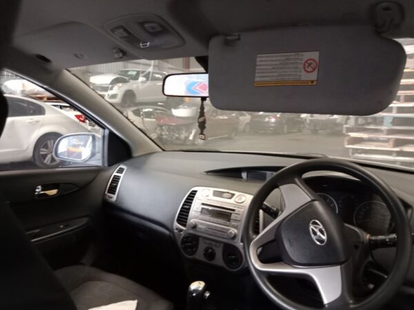 P4948 - Hyundai i20 2012 Silver Wrecking - Image 4