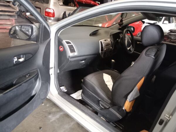 P4948 - Hyundai i20 2012 Silver Wrecking - Image 5
