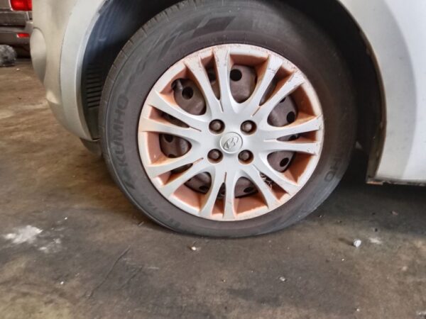 P4948 - Hyundai i20 2012 Silver Wrecking - Image 7