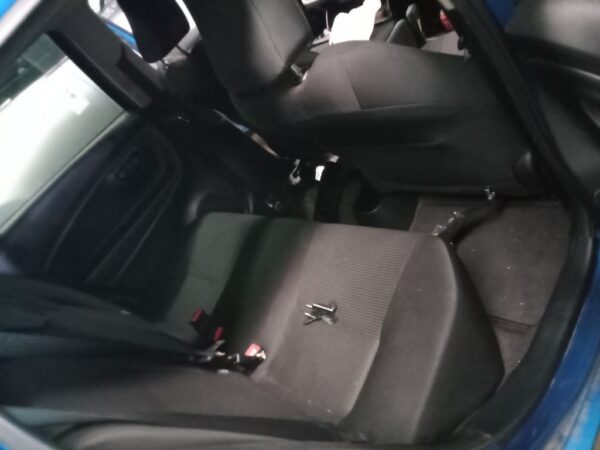 P4953 - Toyota Yaris 2015 Blue Wrecking - Image 3