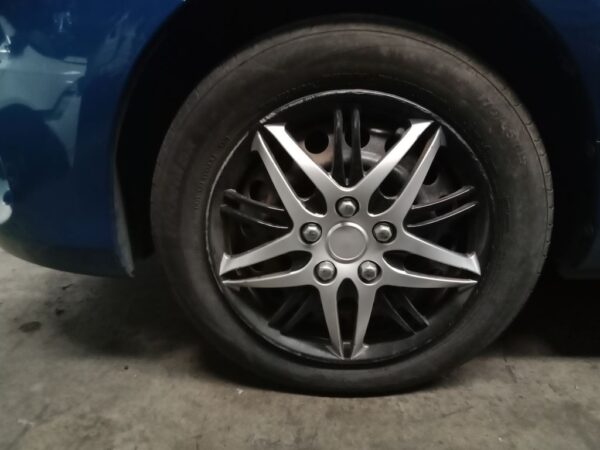 P4953 - Toyota Yaris 2015 Blue Wrecking - Image 9