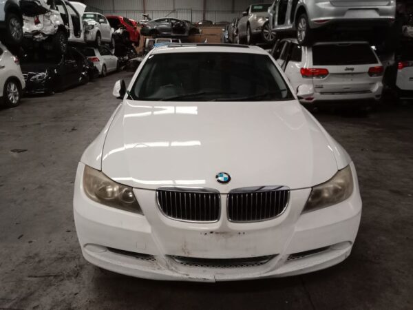 P4955 - BMW E90 3 Series 2007 White Wrecking