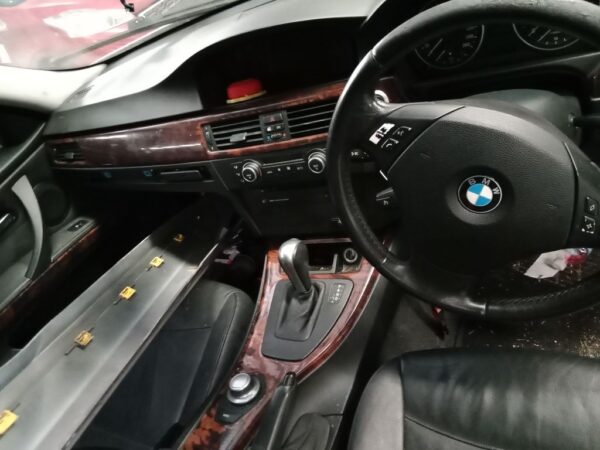 P4955 - BMW E90 3 Series 2007 White Wrecking - Image 5