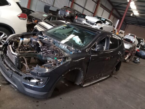P4956 - Hyundai Santa Fe 2015 Grey Wrecking