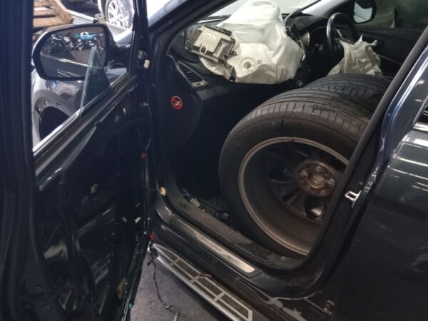 P4956 - Hyundai Santa Fe 2015 Grey Wrecking - Image 5