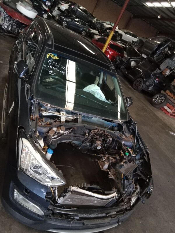 P4956 - Hyundai Santa Fe 2015 Grey Wrecking - Image 9