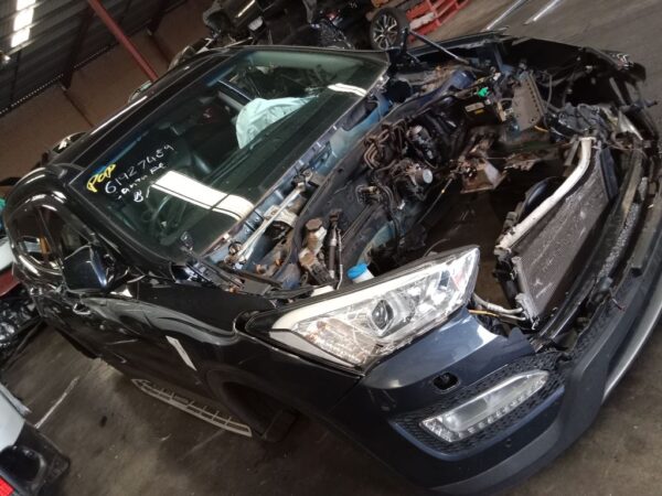 P4956 - Hyundai Santa Fe 2015 Grey Wrecking - Image 10