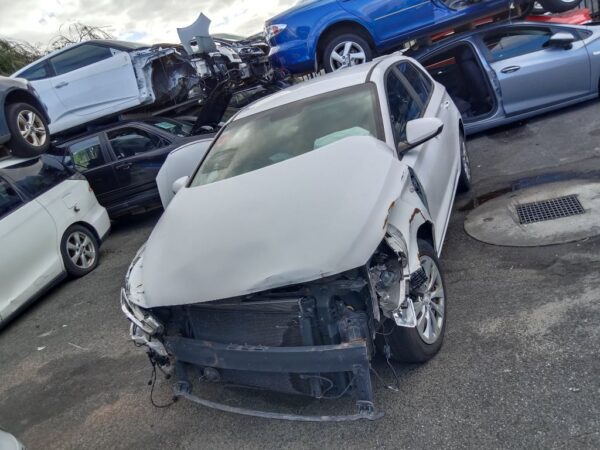 P4957 - Hyundai i30 2018 White Wrecking