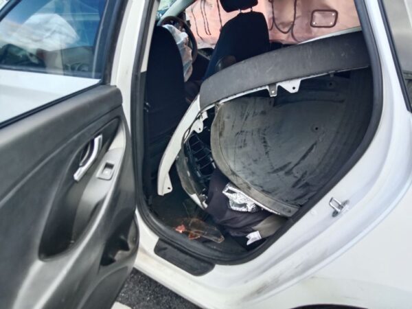 P4957 - Hyundai i30 2018 White Wrecking - Image 7