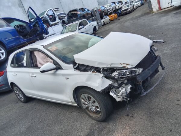 P4957 - Hyundai i30 2018 White Wrecking - Image 16