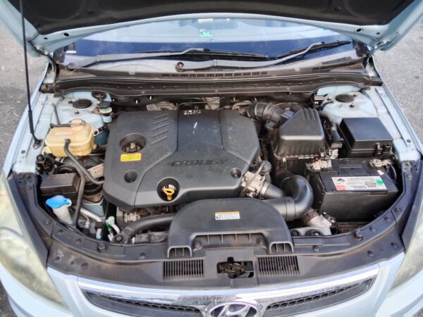 P4958 - Hyundai i30 2011 Blue Wrecking - Image 2