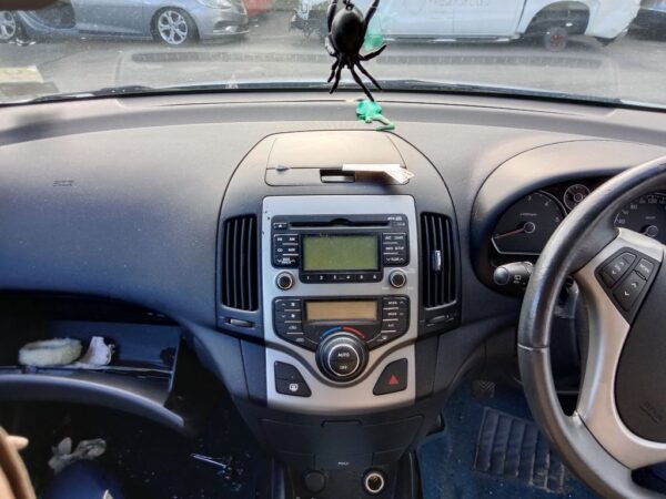 P4958 - Hyundai i30 2011 Blue Wrecking - Image 5