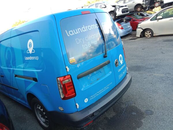 P4961 - Volkswagen caddy 2016 Blue Wrecking - Image 9
