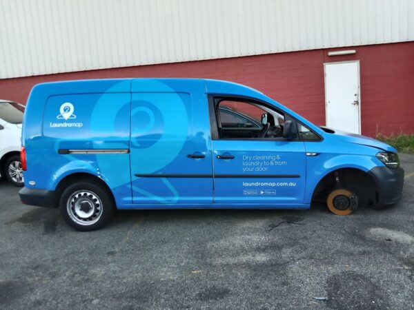 P4961 - Volkswagen caddy 2016 Blue Wrecking - Image 11