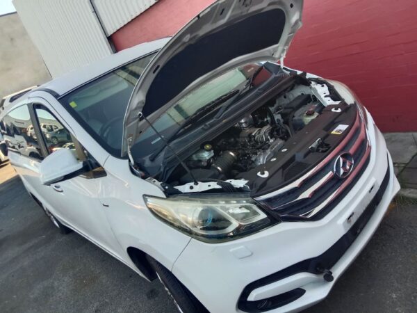 P4962 - SAIC Motor Maxus G 10 VAN 2016 White Wrecking - Image 2