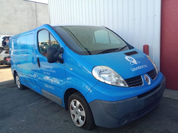 P4963 - Renault Trafic 2014 Blue Wrecking