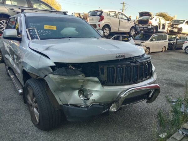 P4964 - Jeep Grand Cherokee 2011 Silver Wrecking