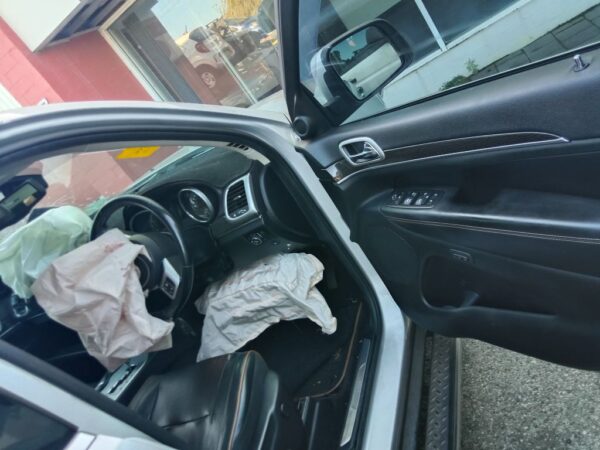 P4964 - Jeep Grand Cherokee 2011 Silver Wrecking - Image 5