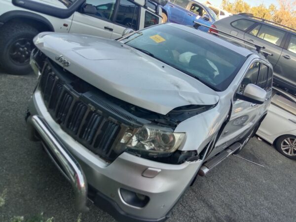 P4964 - Jeep Grand Cherokee 2011 Silver Wrecking - Image 6