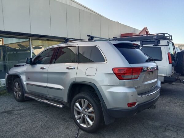 P4964 - Jeep Grand Cherokee 2011 Silver Wrecking - Image 16