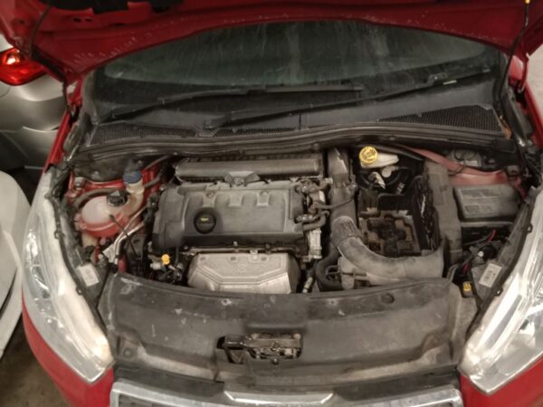 P4966 - Peugeot 208 2014 Red Wrecking - Image 3