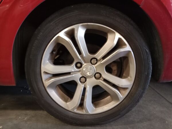 P4966 - Peugeot 208 2014 Red Wrecking - Image 8