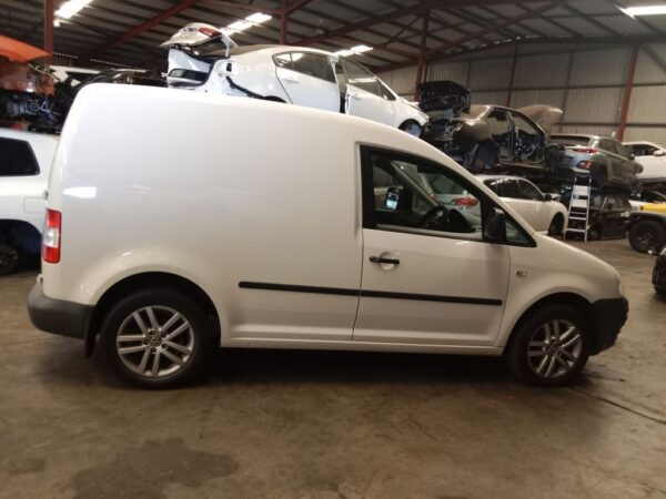 P4968 - Volkswagen caddy 2008 White Wrecking - Image 9