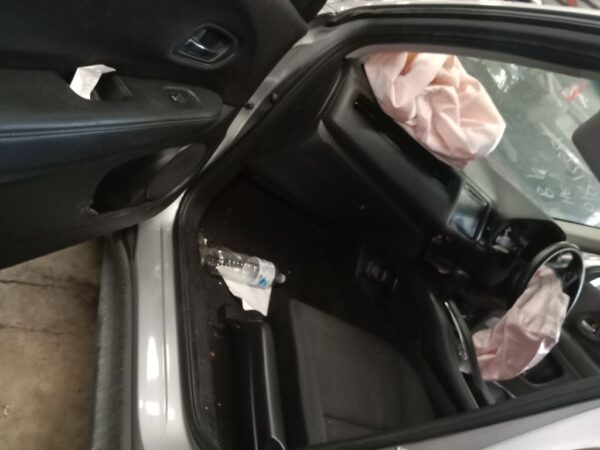 P4971 - Honda HRV 2016 Silver Wrecking - Image 3